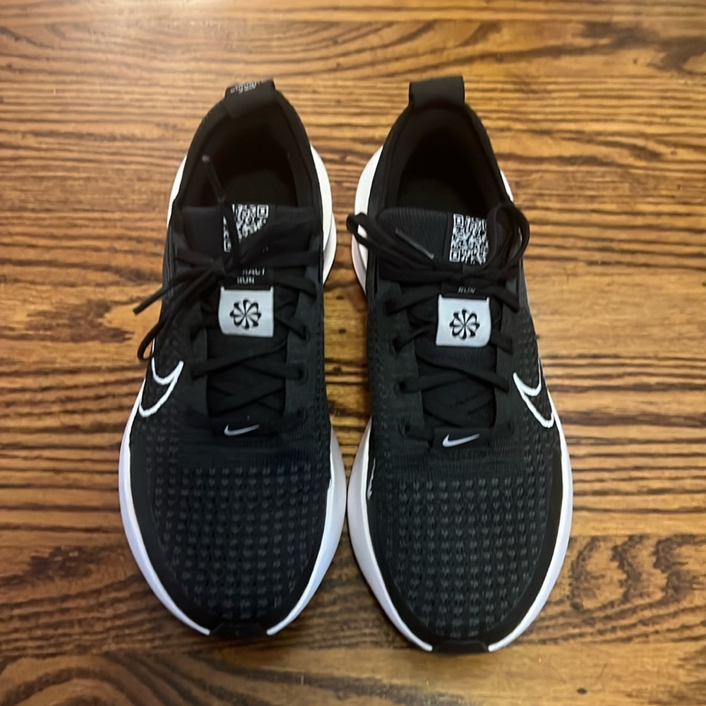Women’s Nike Running Sneakers Size 9